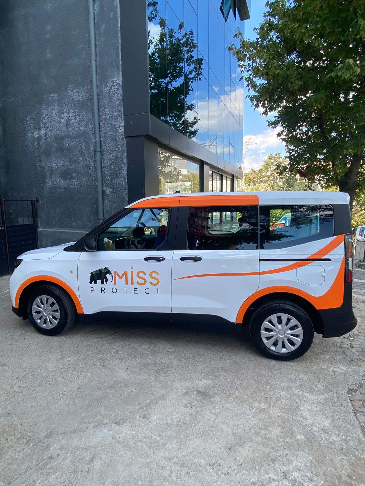 Miss Project Escort aracı Kurumsal logo uygulaması